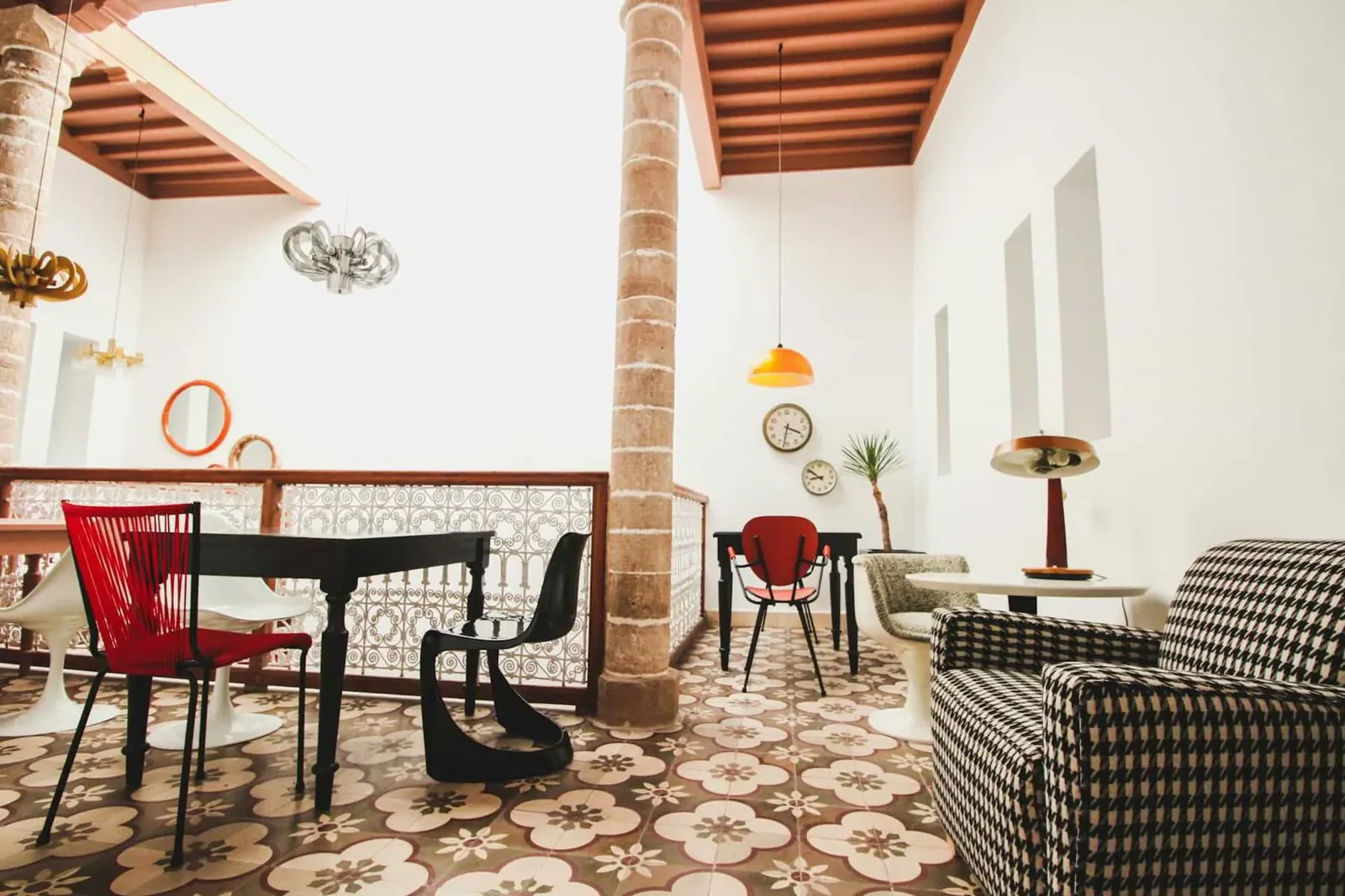 eclectic interior design scene